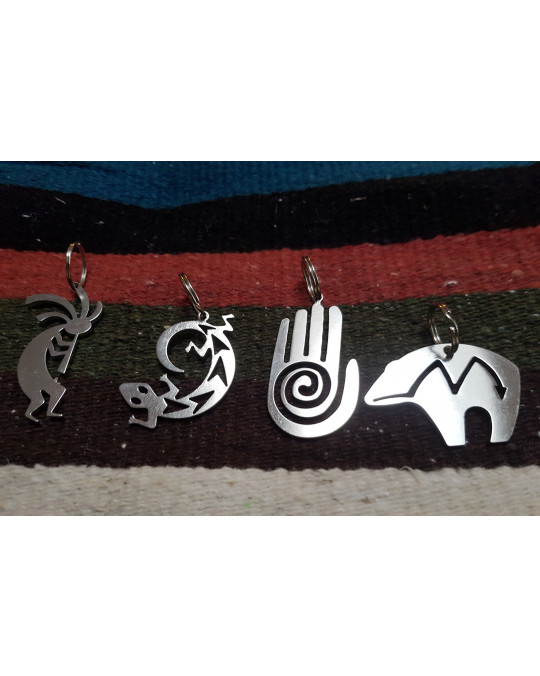 Grosse Edelstahl-Schlüsselanhänger Symbole Bär, Kokopelli, Eidechse, Hand